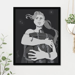 De vrouw met een rugzak: minimalistische zwart-wit kunstprint, 40 x 50 cm, wanddecoratie
