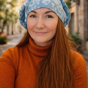 Denim baret met hartjesprint