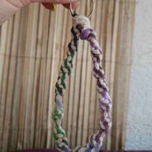 DNA knoop sleutelhanger paars/groen