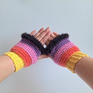 Gehaakte handschoenen - gehaakte vingerloze handschoenen | Geel, koraaloranje, lavendel, paars en zwart