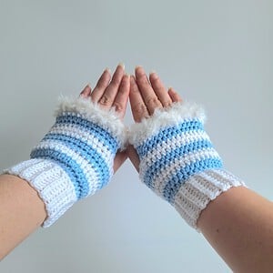Gehaakte handschoenen - gehaakte vingerloze handschoenen | Wit en lichtblauw