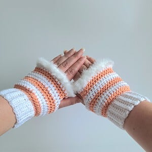 Gehaakte handschoenen - gehaakte vingerloze handschoenen | Wit en perzikoranje