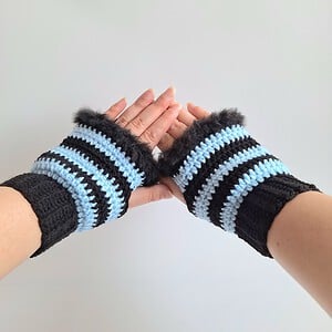 Gehaakte handschoenen - gehaakte vingerloze handschoenen | Zwart en lichtblauw