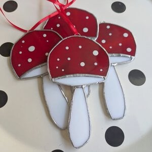 Glashanger paddenstoel rood met witte stip