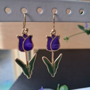 Goud-violette tulpoorbel