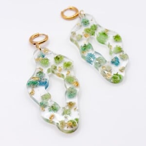 Grote Organische Oorbellen Gevuld met Echte Bloemen uit Luxembourg (Forgotten Gardens)