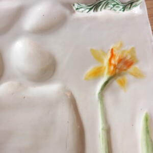 Handgemaakt keramiek schilderspalet met Narcis 1(19 x 13 cm)