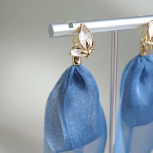 Handgemaakte Japanse Blauwe Veil Oorbellen – S925 Zilver