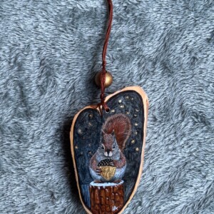 Hangertje met een eekhoorn