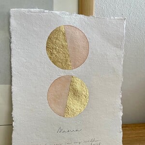 Herinneringsportret met maan van gouden bladmetaal en aquarelverf - A4 of A5 handgeschept papier