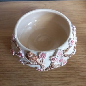 Keramieken schaaltje met kersenbloesem