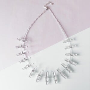 Ketting van transparante knijpertjes