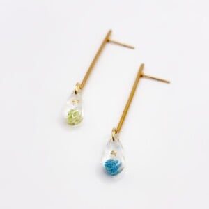 Lange Moderne Oorbellen Met Hangers Gevuld met Echte Bloemen uit Luxembourg (Forgotten Gardens)