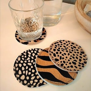 Leren onderzetters met dierenprint. 6 stuks.