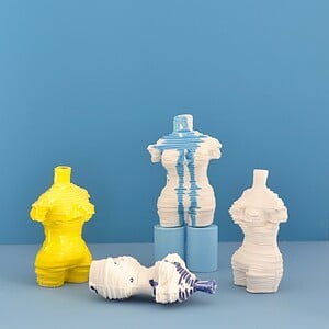 Modern vrouw beeld keramiek – uniek 3D kunstobject & klein vaasje