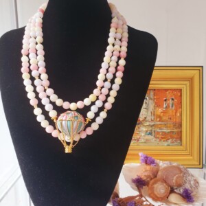 Morganiet ketting met broche van een heteluchtballon