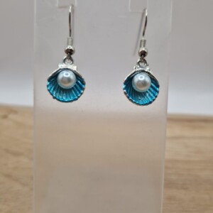 oorbellel schelp met parel