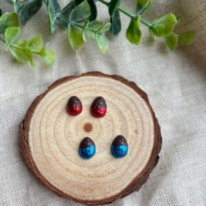 Paasei knopjes oorbellen