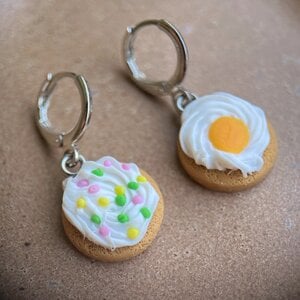 Pasen creme koekjes oorbellen