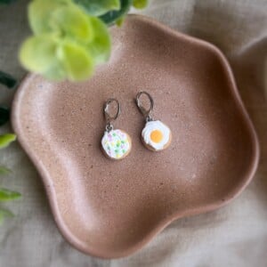 Pasen creme koekjes oorbellen