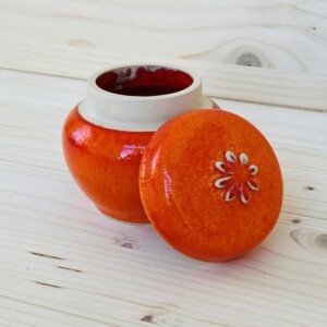 Potje met deksel in warmoranje tint