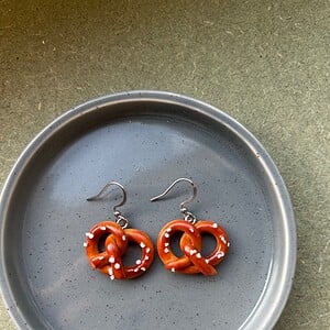 Pretzel oorbellen