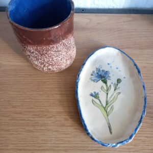 Set keramieken koffie/thee mok en schotel korenbloem