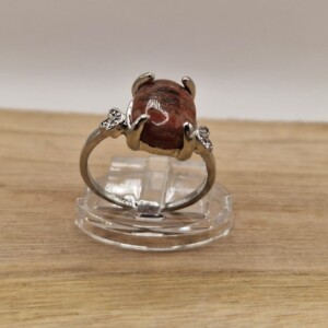 stijlvolle ring met natuursteen