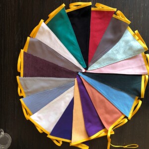 Stoffen slinger, vlaggenlijn geel, 5,75 meter van vintage stoffen