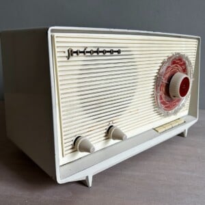 Vintage bluetooth radio Aristona jaren 60 wit