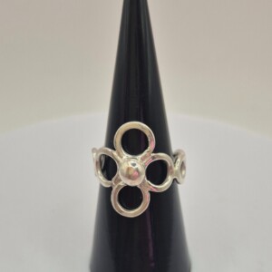 Zilveren bloemen ring