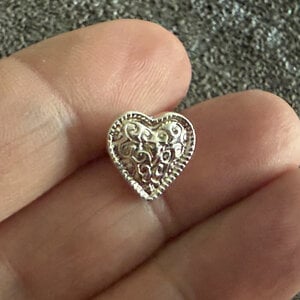 Zilveren hartjes oorstekers van gerecycled zilver (99,9%) – handgemaakt en hypoallergeen