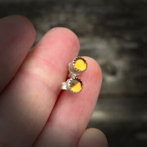 Zilveren oorstekers met citrien – handgemaakt | nikkelvrij