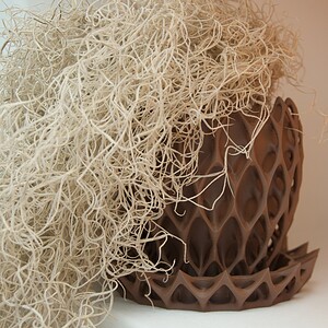 3D bloempot en opvangbak bruin/ naturel met bijzonder patroon