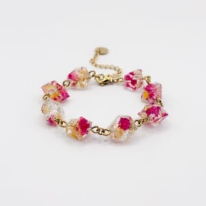 Armband met Kristalvormige Hangers Gevuld met Echt Gipskruid uit Lugano (Strawberry Lemonade)