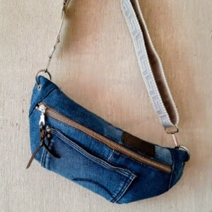 Denim heuptasje, gemaakt van hergebruikte Jeans.