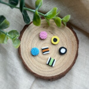 Engelse drop knopjes oorbellen (4 stuks)