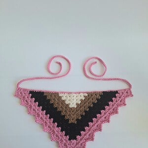 Gehaakte bandana | Crème, lichtbruin, zwart en roze