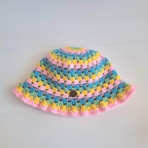 Gehaakte bucket hat | Lichtroze, geel, eucalypstus, turquoise en lila