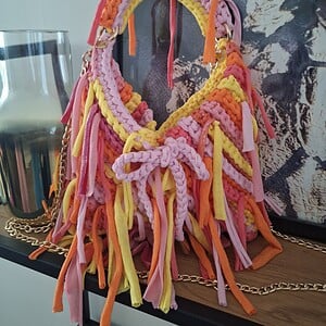 Gehaakte crossbody tas | Lichtroze, oranje en geel