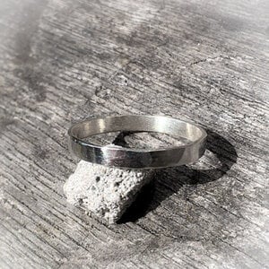 Gehamerde zilveren ring 3mm – 925 sterling zilver – nikkelvrij & op maat gemaakt