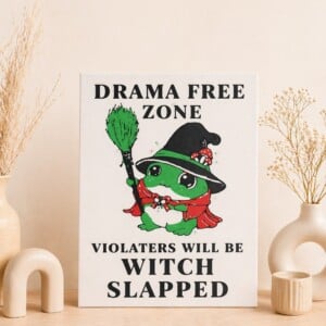 Drama Free Zone Wandbordje met Frog Witch Quote