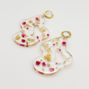 Grote Organische Vorm Oorbellen Gevuld met Echt Gipskruid uit Lugano (Strawberry Lemonade)