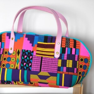 Handgemaakte Breitas in Opvallende Kleurrijke Print