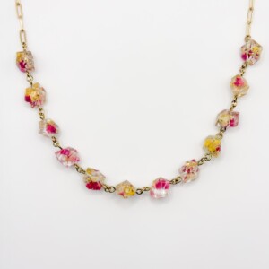 Kristalvormige Kralen Ketting met Echte Bloemen uit Lugano (Strawberry Lemonade)