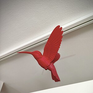 Magnetic hummingbird window art - Dark red