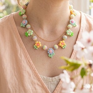 Spring is in the air, een schattige bloemen ketting waar je blij van wordt