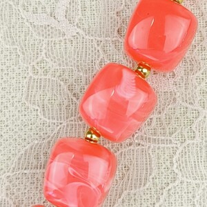 Statement ketting acryl koraal kleur voor dames