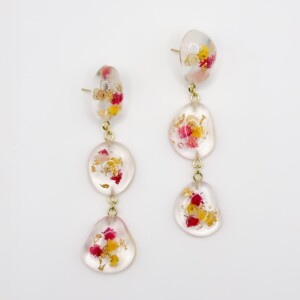 Statement Oorbellen met 3 Grote Stenen Gevuld Echte Bloemen uit Lugano (Strawberry Lemonade)