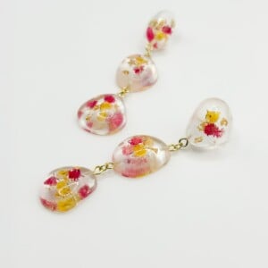 Statement Oorbellen met 3 Grote Stenen Gevuld Echte Bloemen uit Lugano (Strawberry Lemonade)